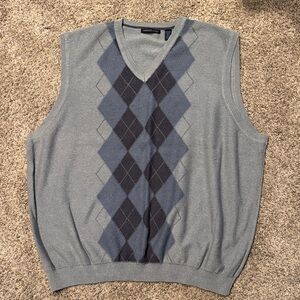 Van Heusen Gray & Navy Argyle V-Neck Sweater Vest